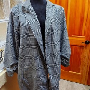 three-quarter sleeve knit houndstooth blazer